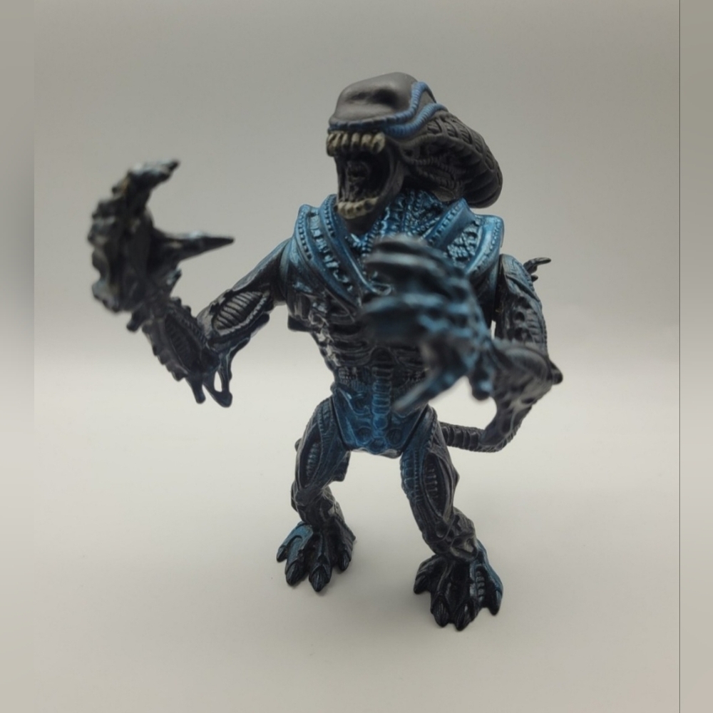 Kenner Aliens Gorilla Alien Blue Action Figure 1992
